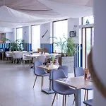 Relax Place & Restaurant 酒店 Zegrze Poludniowe