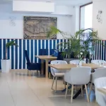 酒店 Relax Place & Restaurant Zegrze Poludniowe
