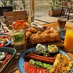 Relax Place & Restaurant * Zegrze Poludniowe