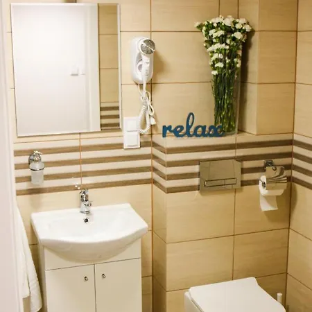 Relax Place & Restaurant Hotel Zegrze Poludniowe