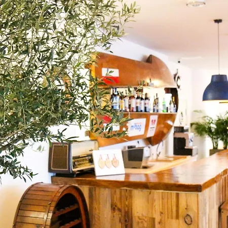 Relax Place & Restaurant * Zegrze Poludniowe