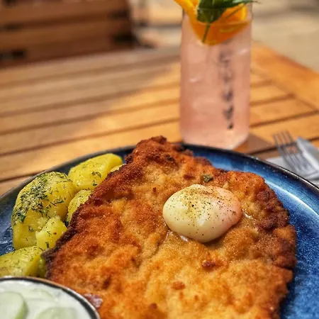 Relax Place & Restaurant * Zegrze Poludniowe