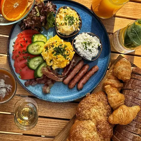 Hotel Relax Place & Restaurant Zegrze Poludniowe