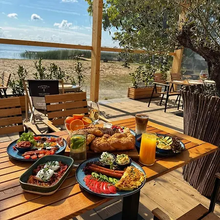 Relax Place & Restaurant *