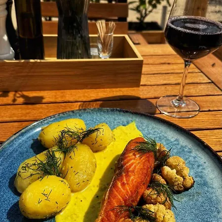 Szálloda Relax Place & Restaurant *