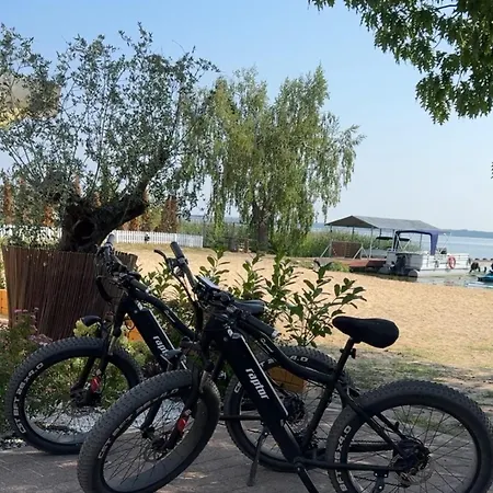 Relax Place & Restaurant * Zegrze Poludniowe