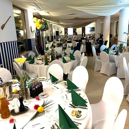 Relax Place & Restaurant *