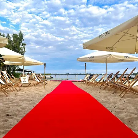 Relax Place & Restaurant Hotel