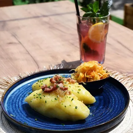 Relax Place & Restaurant * Zegrze Poludniowe