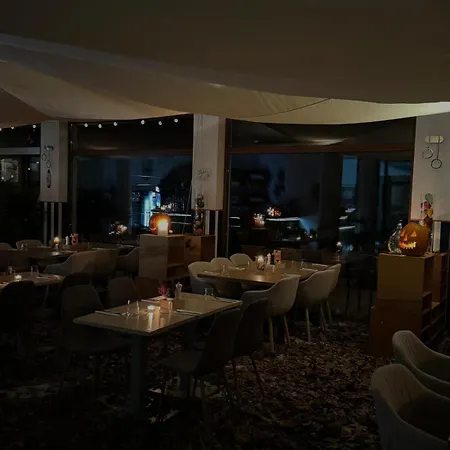 Relax Place&restaurant *