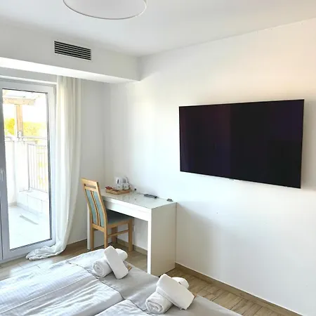 Relax Place & Restaurant Szálloda *