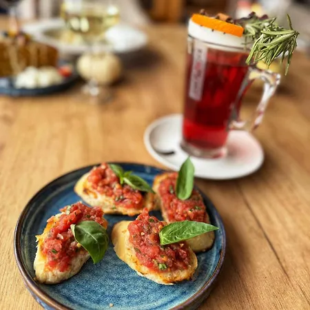 Relax Place & Restaurant * Zegrze Poludniowe