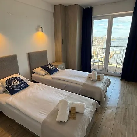 Relax Place & Restaurant Szálloda