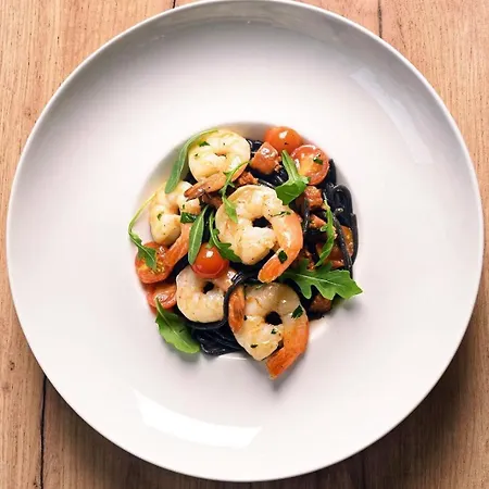 Relax Place & Restaurant Szálloda