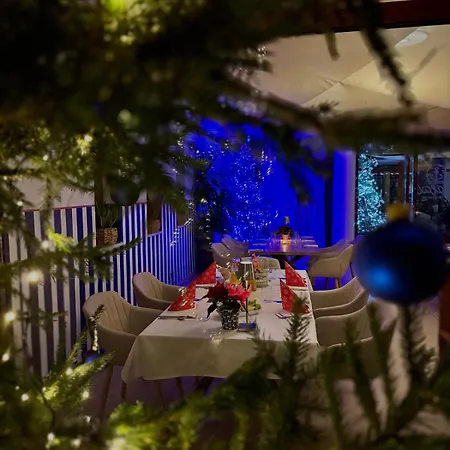Relax Place & Restaurant Hotell *